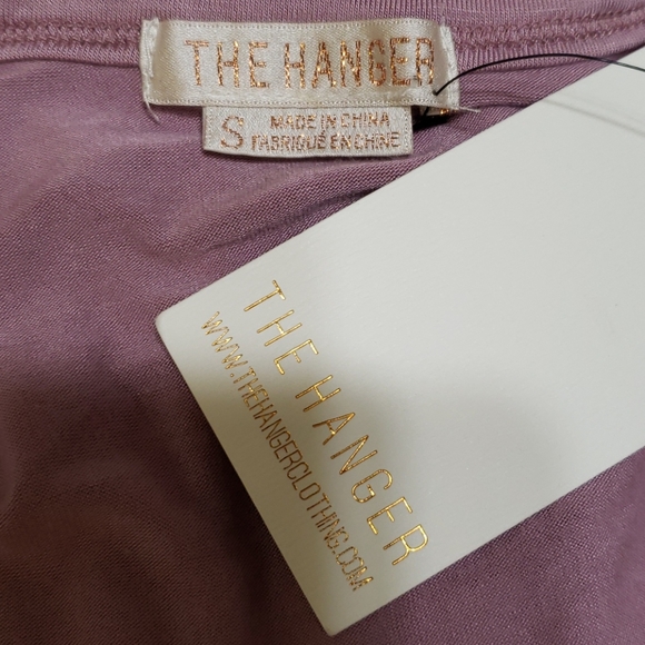 Cut-out Shoulder Top Women's Size Small NWT | The Hanger Lavendar - Picture 6 of 8